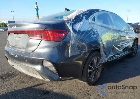 2023 Kia Forte Lxs z USA, uszkodzony, nr VIN 3KPF24AD6PE647341